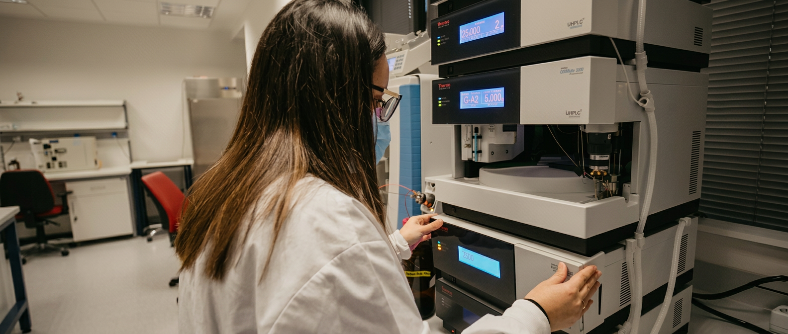 Students in the characterisation laboratory